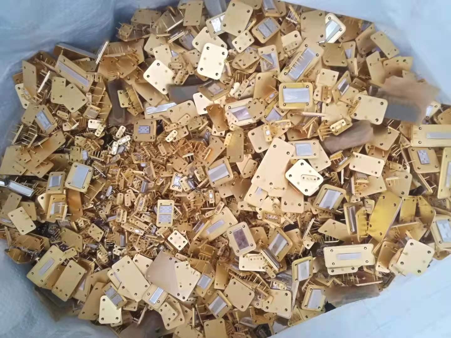 普潤(rùn)貴金屬回收公司：專業(yè)回收鍍金廢料，為環(huán)保助力